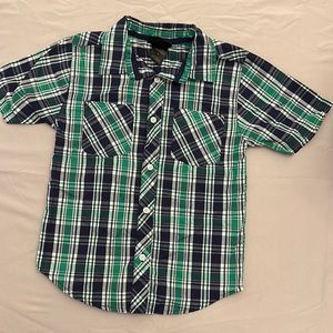 Boys Size S (6) Plaid a Button Down Shirt